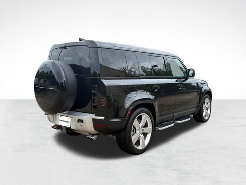 Used 2024 Land Rover Defender 110 SE AWD/4WD image 9