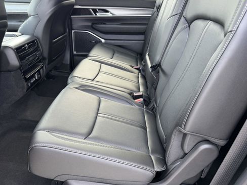 New 2026 Jeep Grand Wagoneer 4WD w/ 8-Passenger Seating Package image 10