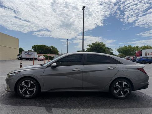 Used 2021 Hyundai Elantra SEL w/ Convenience + Premium Package FWD image 7