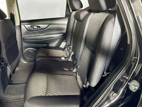 Used 2020 Nissan Rogue SV image 20