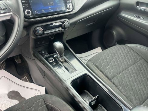 Used 2021 Nissan Kicks SV image 26