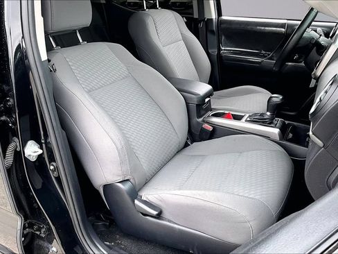 Used 2021 Toyota Tacoma SR5 RWD image 7