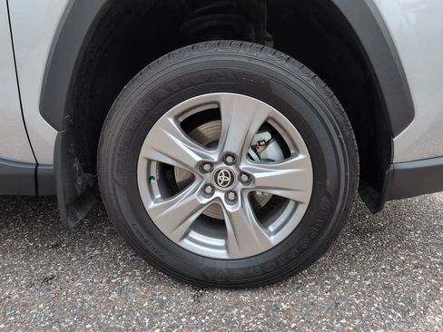 Used 2024 Toyota RAV4 XLE w/ Convenience Package FWD image 11