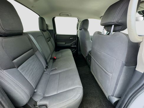 Used 2023 Nissan Frontier SV RWD image 17