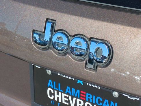 Used 2019 Jeep Grand Cherokee Overland image 32