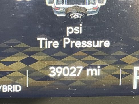 Used 2023 Jeep Wrangler Sahara w/ Cold Weather Group AWD/4WD image 5