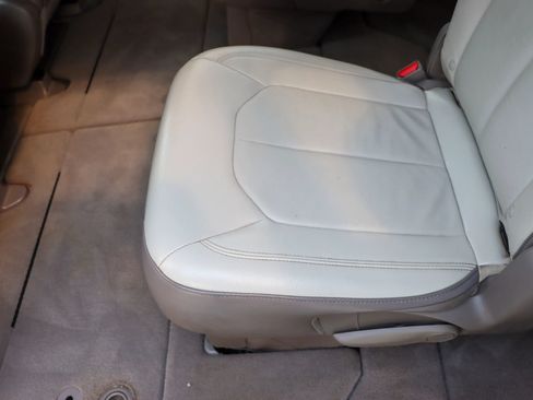 Used 2017 Chrysler Pacifica Touring-L FWD image 15