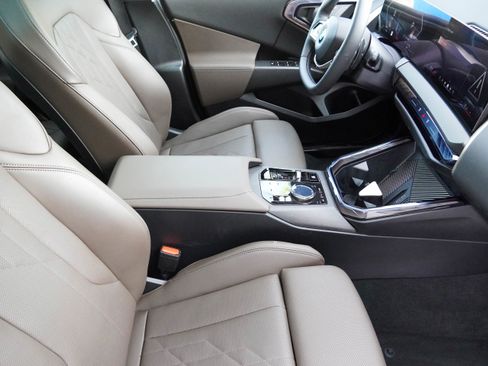 Certified 2025 BMW X3 xDrive30i image 13