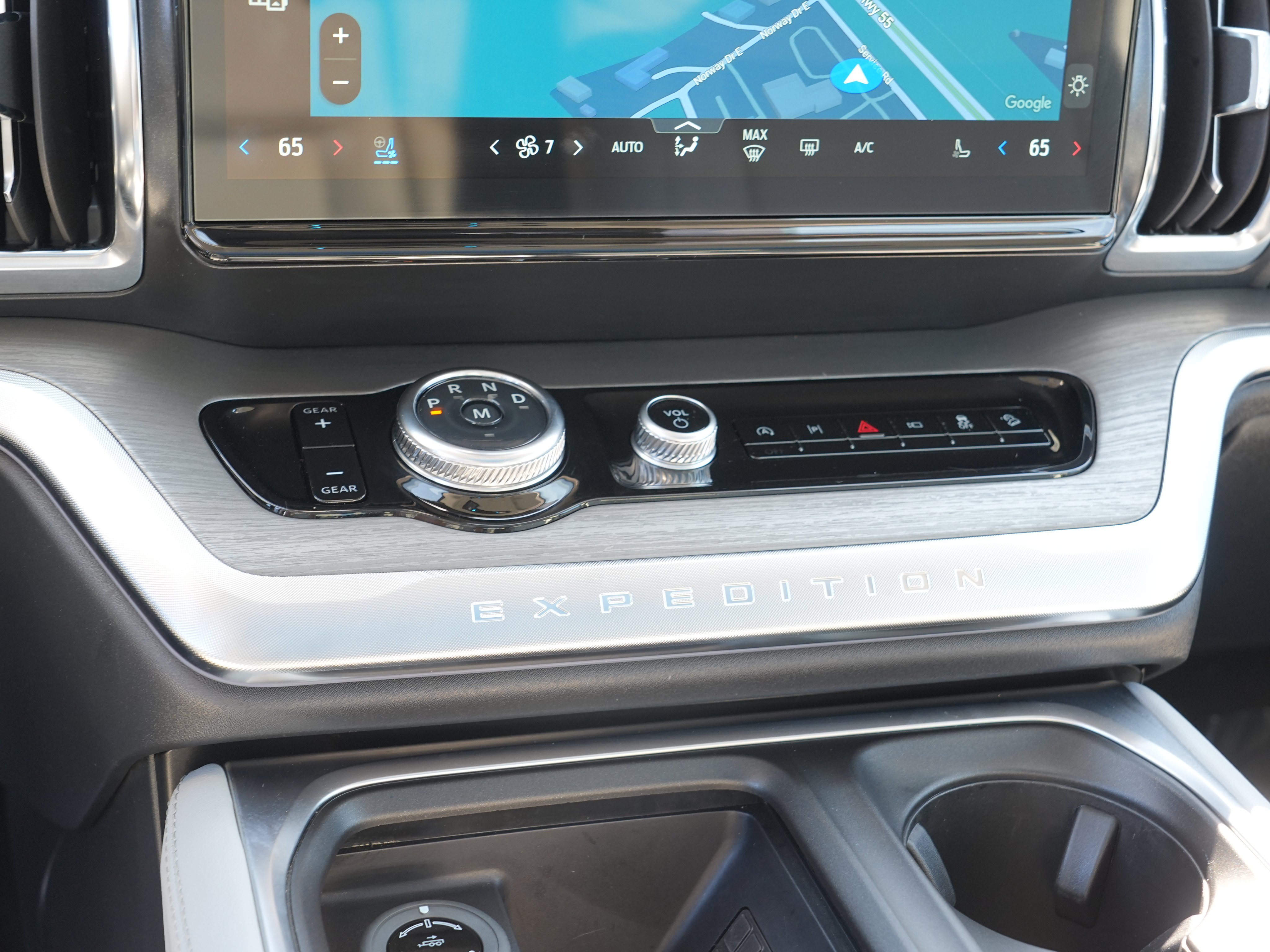 Used 2025 Ford Expedition Max Platinum AWD/4WD image 26
