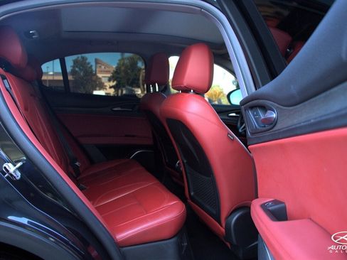 Used 2019 Alfa Romeo Stelvio Ti image 26