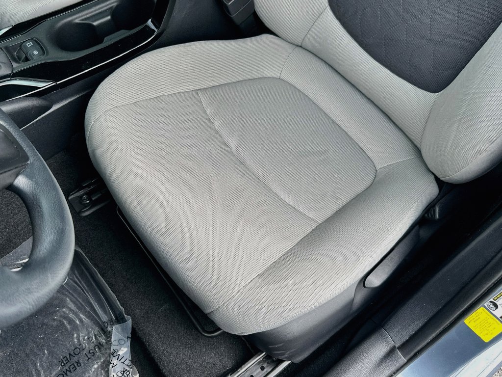 Used 2020 Toyota Corolla LE FWD image 18