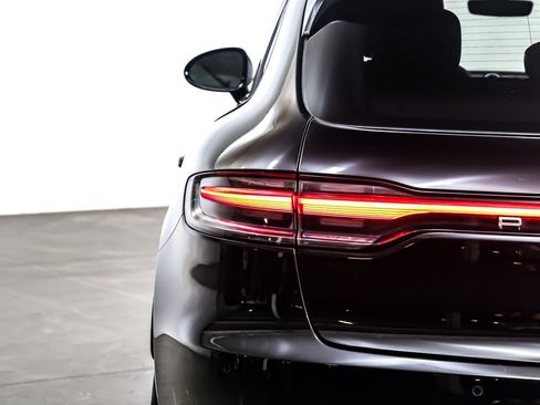 Used 2020 Porsche Macan S image 16