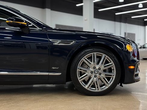 Used 2022 Bentley Flying Spur Plug-In Hybrid image 13