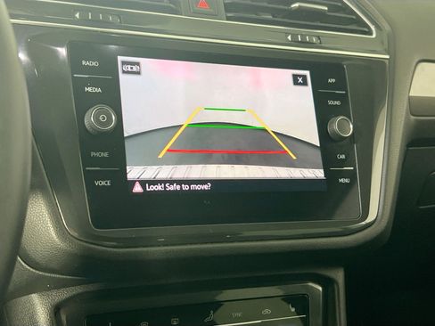 Used 2022 Volkswagen Tiguan SE image 14