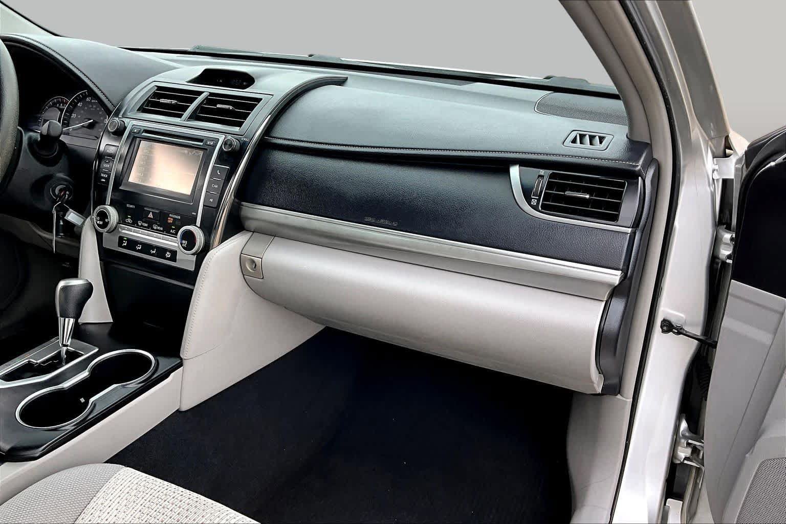 Used 2012 Toyota Camry LE FWD image 18