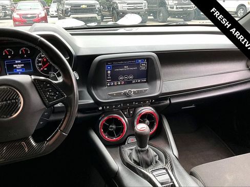 Used 2022 Chevrolet Camaro LT RWD image 9