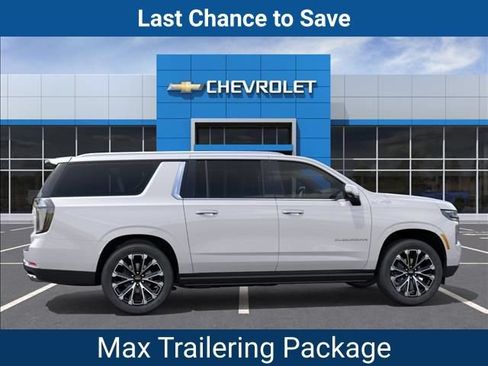 New 2025 Chevrolet Suburban High Country AWD/4WD image 5