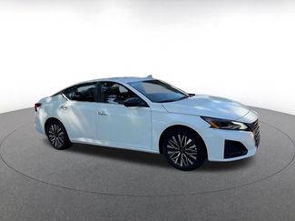Used 2025 Nissan Altima 2.5 SV FWD video 2