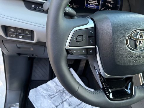 New 2026 Toyota Highlander Platinum AWD/4WD image 26