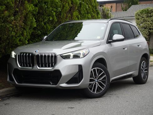 Used 2026 BMW X1 xDrive28i AWD/4WD image 2