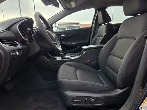 Used 2023 Chevrolet Malibu LT image 3