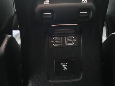 Used 2022 Jeep Wrangler Unlimited Sahara AWD/4WD image 17