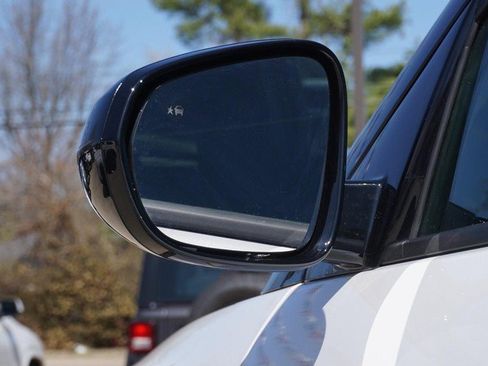 Used 2025 Chevrolet TrailBlazer RS w/ Convenience Package image 16