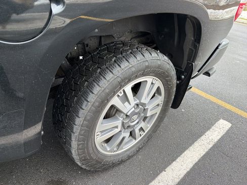 Used 2018 Toyota Tundra Platinum image 17