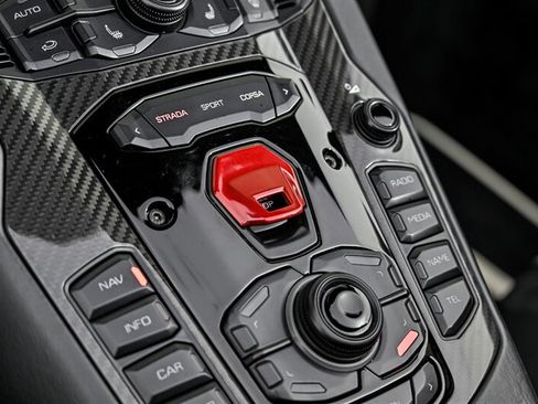 Used 2017 Lamborghini Aventador LP 750-4 Superveloce AWD/4WD image 28