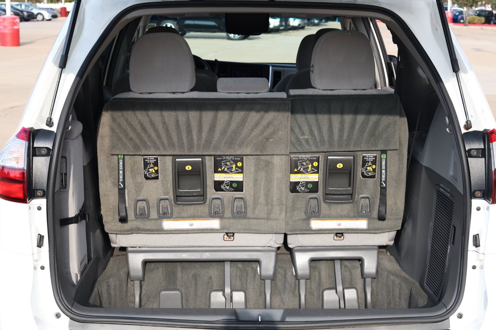 Used 2017 Toyota Sienna LE FWD image 34