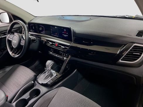 Certified 2025 Kia Seltos S image 27