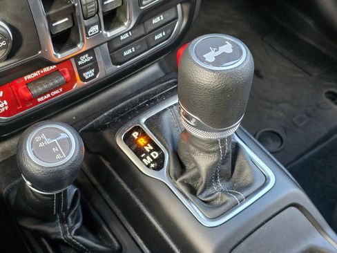 Used 2024 Jeep Wrangler Unlimited Rubicon w/ Convenience Group image 37