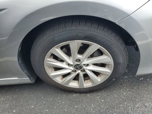 Used 2022 Toyota Camry LE image 9