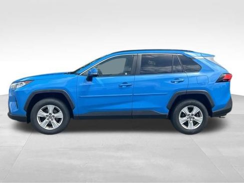 Used 2019 Toyota RAV4 XLE w/ All Weather Liner Package AWD/4WD image 2