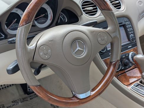 Used 2009 Mercedes-Benz SL 550 image 8