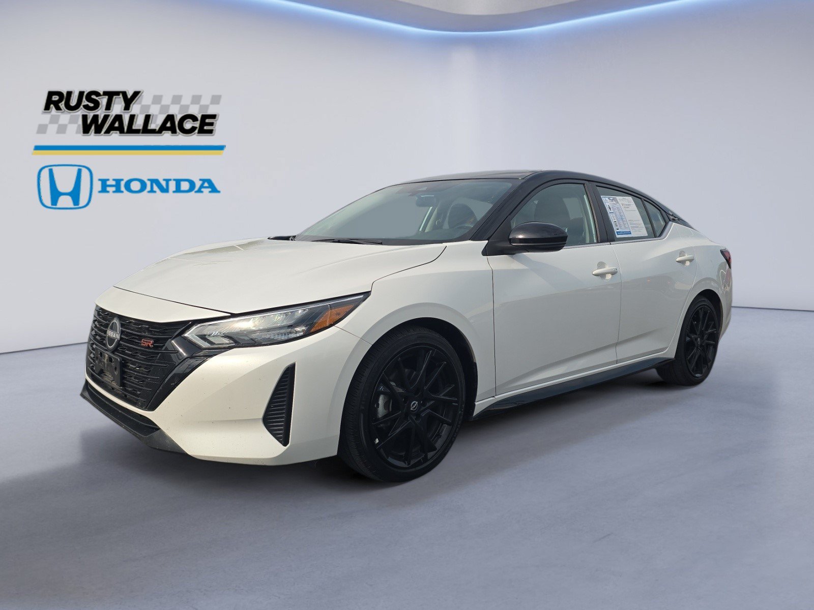 Used 2025 Nissan Sentra SR w/ Midnight Edition FWD image 1