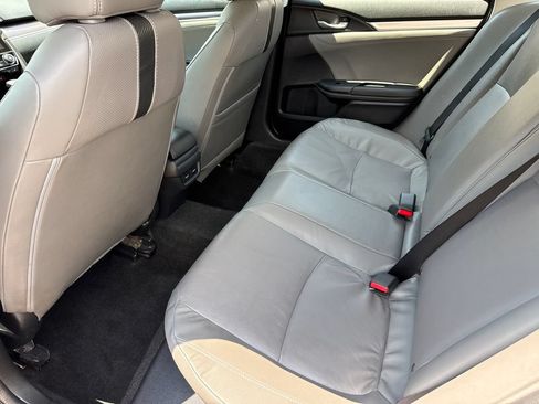 Used 2016 Honda Civic Touring image 17