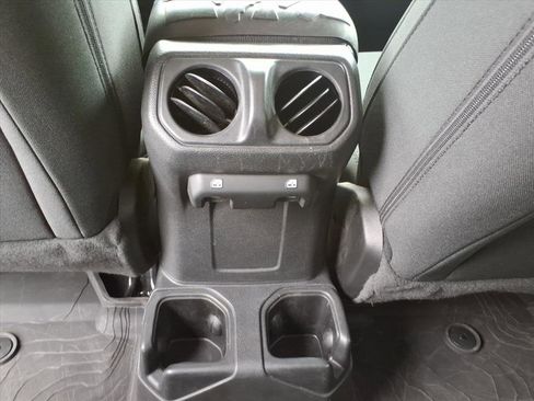 Used 2022 Jeep Wrangler Unlimited Willys image 16