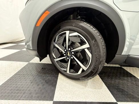 New 2026 Chevrolet Equinox EV LT image 9