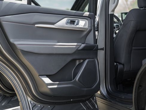 New 2026 Ford Explorer Active image 36