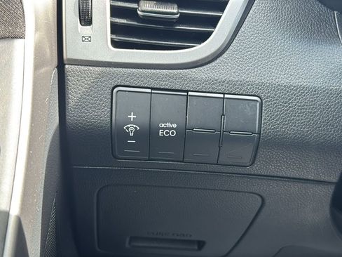 Used 2017 Hyundai Elantra GT image 24