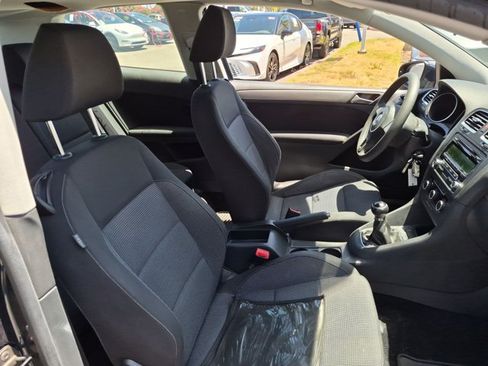 Used 2012 Volkswagen Golf 2-Door FWD image 11