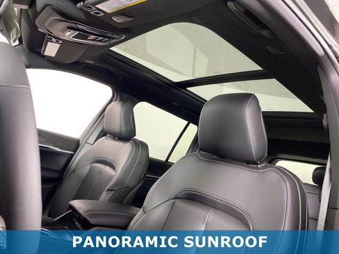 New 2025 Jeep Grand Cherokee Limited image 2