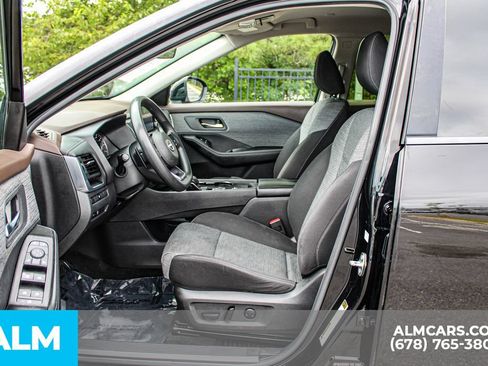 Used 2023 Nissan Rogue SV FWD image 13