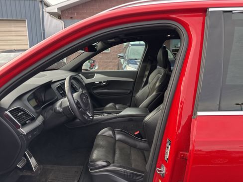 Used 2017 Volvo XC90 T5 R-Design w/ Vision Package image 10