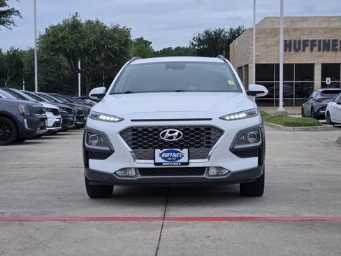 Used 2021 Hyundai Kona Limited w/ Cargo Package FWD image 2