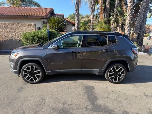 Used 2018 Jeep Compass Limited w/ Navigation Group AWD/4WD image 9