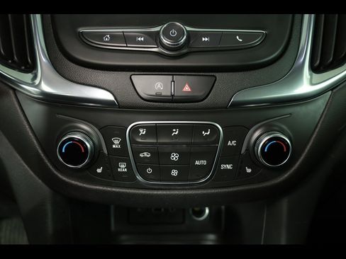 Used 2023 Chevrolet Equinox LT image 25