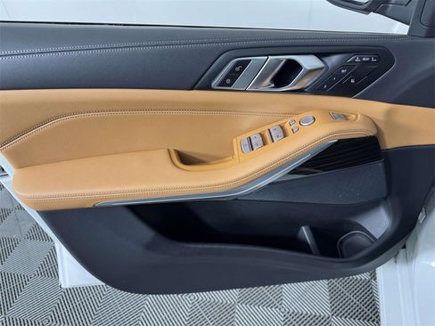 Used 2023 BMW X7 xDrive40i image 17