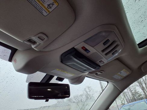 Used 2022 Subaru Ascent Touring image 12